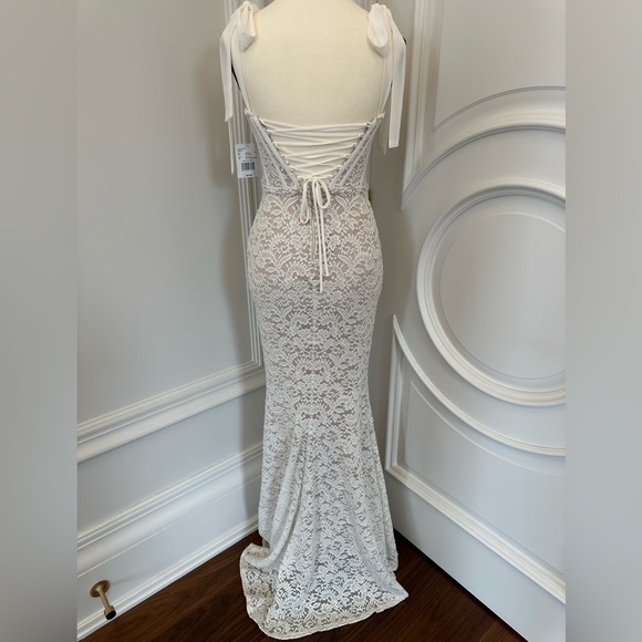 White Sparkly Lace Corset Wedding Dress with Sweetheart Neckline & Lace Up Back - Picture 9 of 14